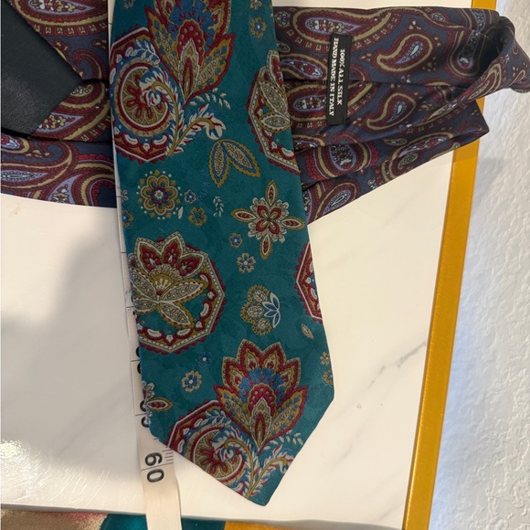 100% SILK Elegant Paisley and Abstract Patterned Ties Set different designers - Picture 7 of 10
